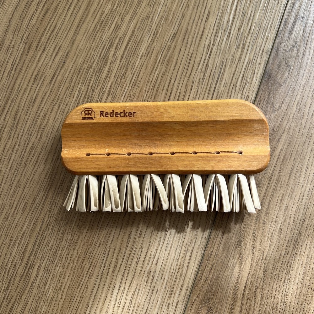Natural Lint Brush with Oiled Beechwood, 5-1/4 inches, Easy to Clean Rubber B...